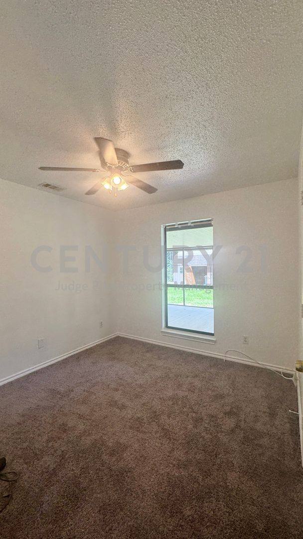 House for rent at 211 Anchor Lane, Mabank, TX 75156