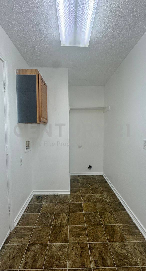 House for rent at 211 Anchor Lane, Mabank, TX 75156
