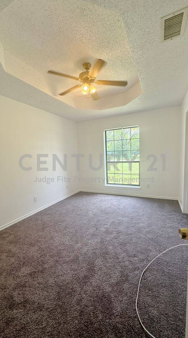 House for rent at 211 Anchor Lane, Mabank, TX 75156