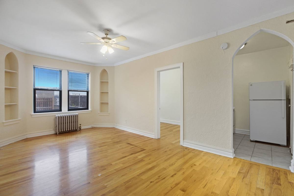 Apartment for rent at 4829 N Damen Ave #310, Chicago, IL 60625