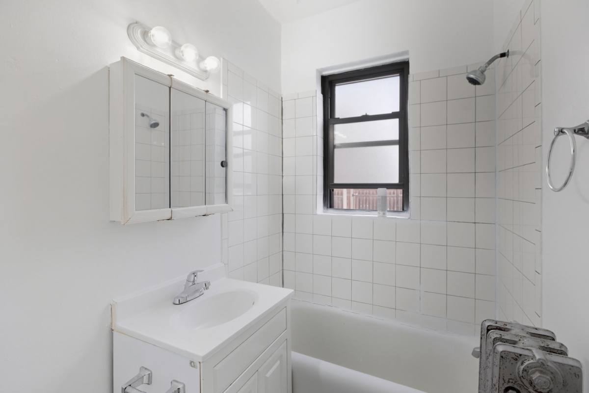 Apartment for rent at 4829 N Damen Ave #310, Chicago, IL 60625