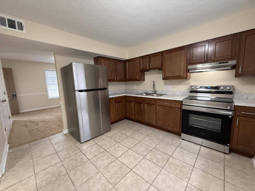 Apartment for rent at 113 Virgil Dr #3, Radcliff, KY 40160