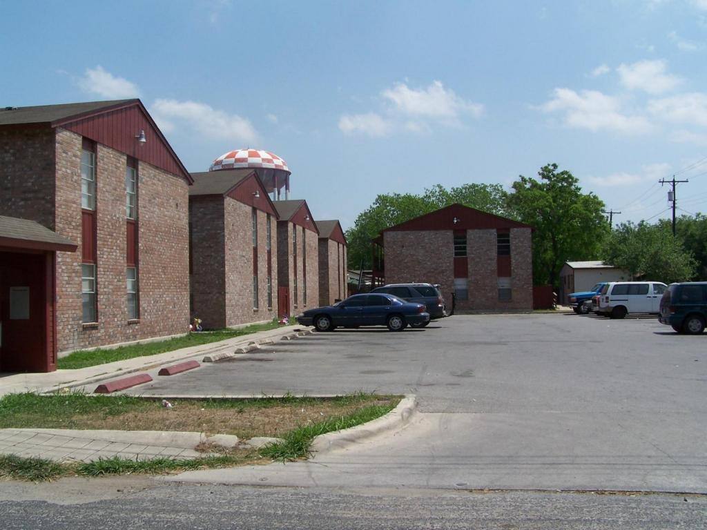 House for rent at 1400 Clamp Ave, San Antonio, TX 78221