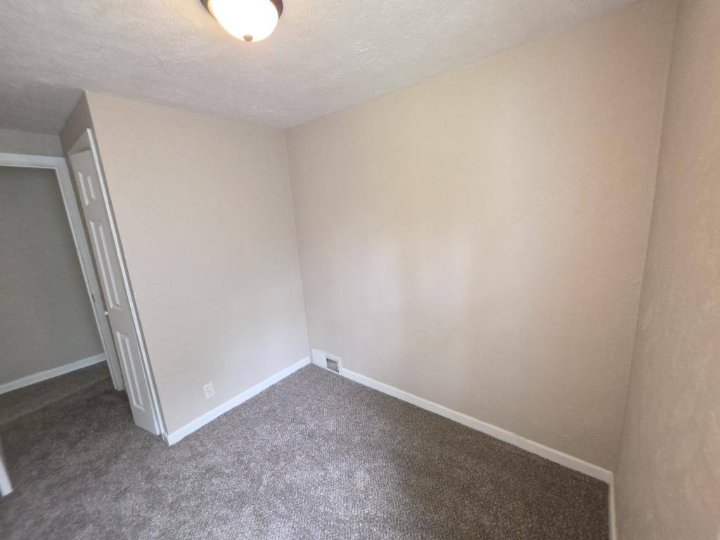 House for rent at 1033 Beale St, South Bend, IN 46616