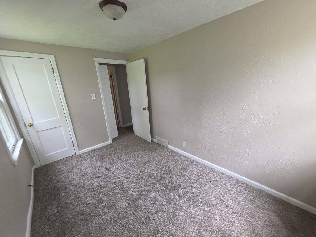 House for rent at 1033 Beale St, South Bend, IN 46616