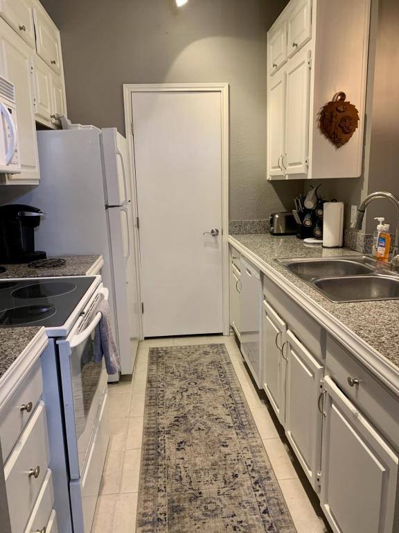 Condo for rent at 2164 Tanglewood Blvd, Pottsboro, TX 75076