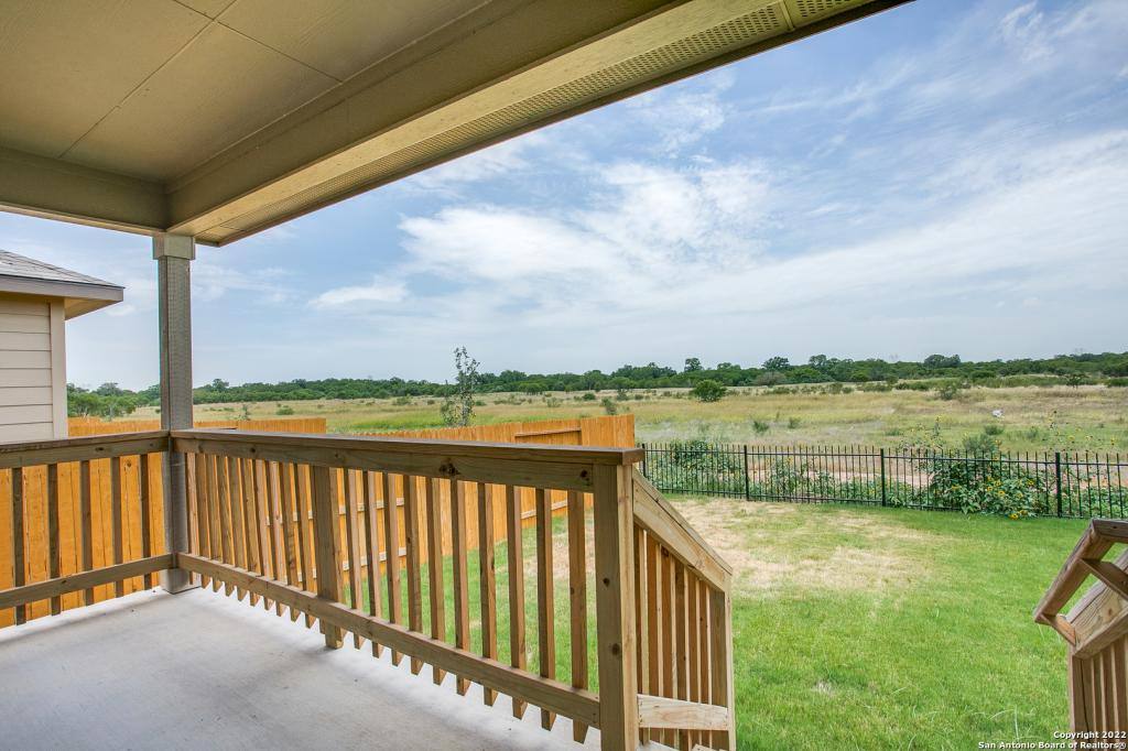 House for rent at 405 Middle Green Lp, Floresville, TX 78114