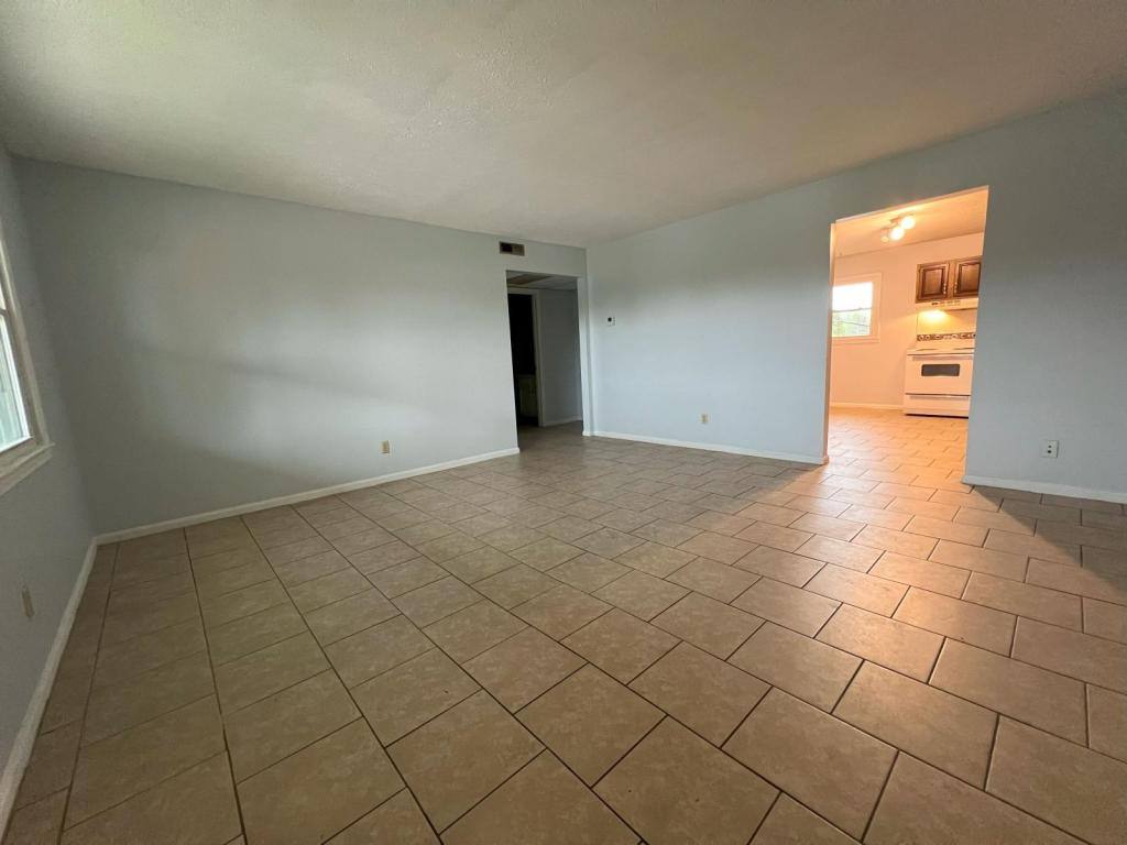 Apartment for rent at 515 Breckinridge St, Hardinsburg, KY 40143