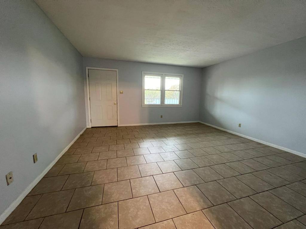 Apartment for rent at 515 Breckinridge St, Hardinsburg, KY 40143