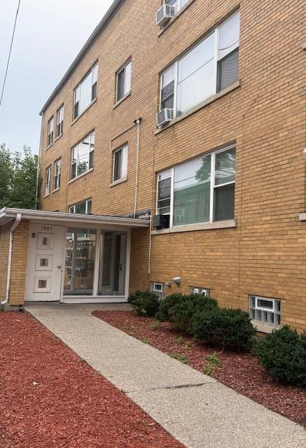 Townhouse for rent at 1945 Hickory Rd, Homewood, IL 60430