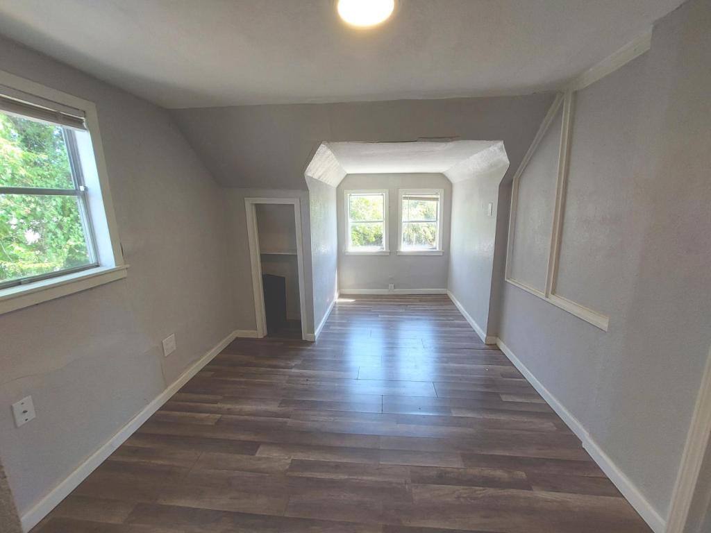 1009 Laredo St #5, Corpus Christi, TX 78401 - Apartment for Rent - Image 2