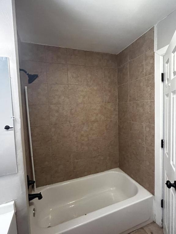 House for rent at 5300 Grove Ave, Saint Louis, MO 63135