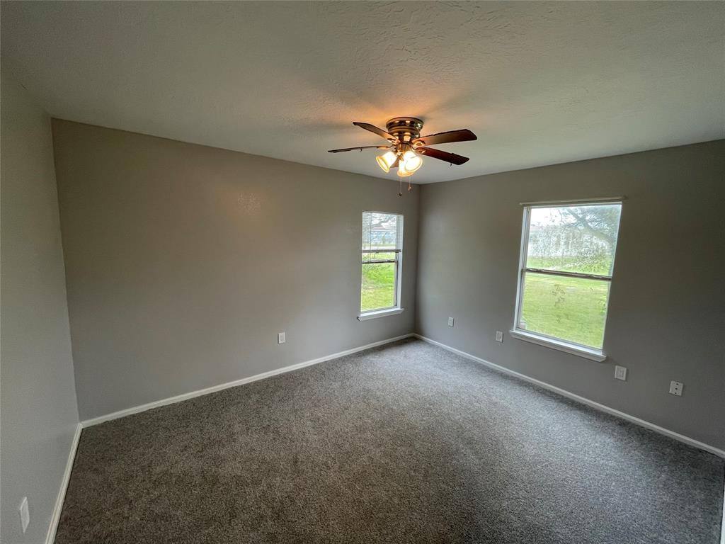 Townhouse for rent at 1708 W 5th St, Freeport, TX 77541
