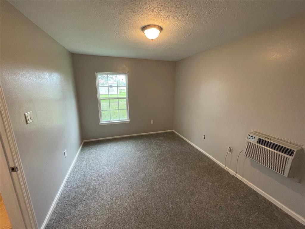 Townhouse for rent at 1708 W 5th St, Freeport, TX 77541
