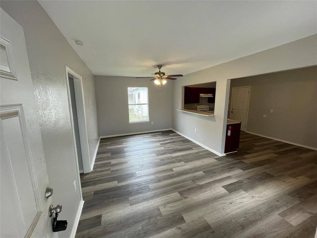 Townhouse for rent at 1708 W 5th St, Freeport, TX 77541