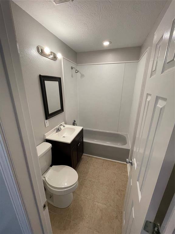 Townhouse for rent at 1708 W 5th St, Freeport, TX 77541
