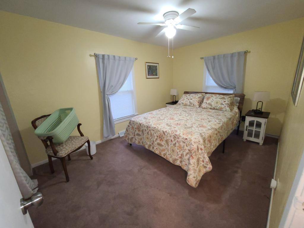 Apartment for rent at 602 1 2 E Battell St, Mishawaka, IN 46545