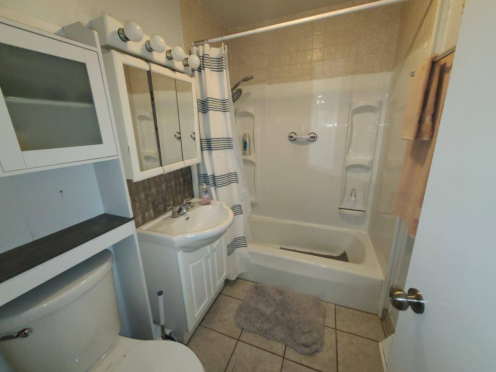 Apartment for rent at 602 E Battell St, Mishawaka, IN 46545