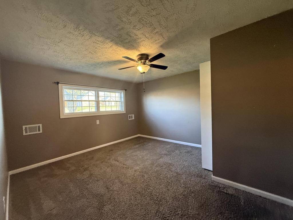 House for rent at 1402 N Miles St, Elizabethtown, KY 42701
