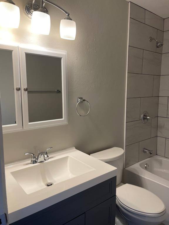 Apartment for rent at 1409 McDonald Ave #3, New Albany, IN 47150