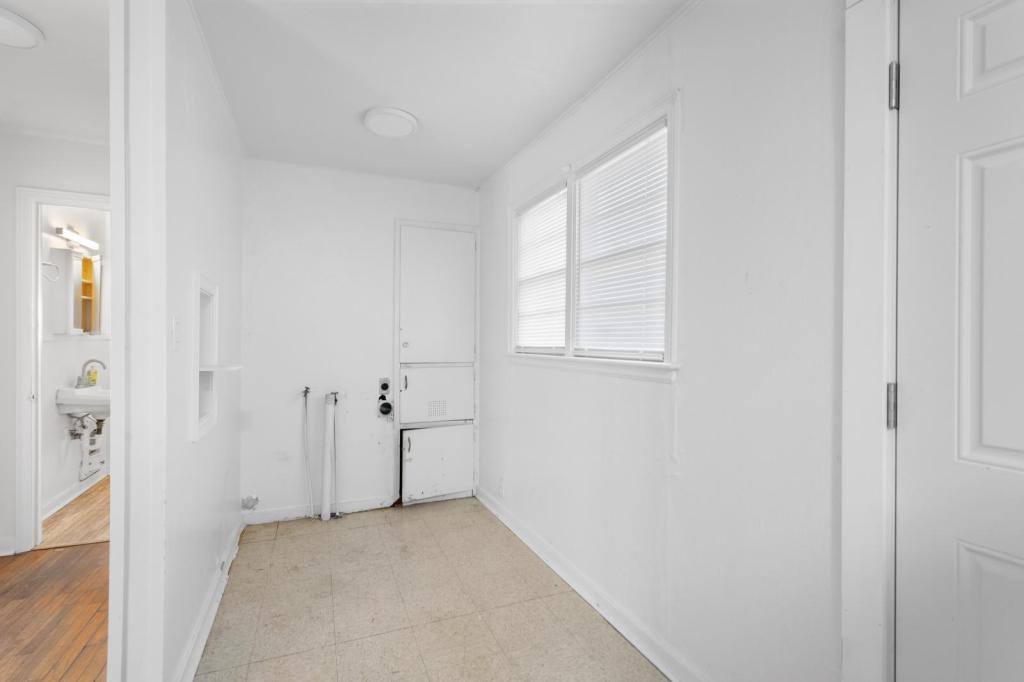 Townhouse for rent at 305 10th Ave NW, Ardmore, OK 73401