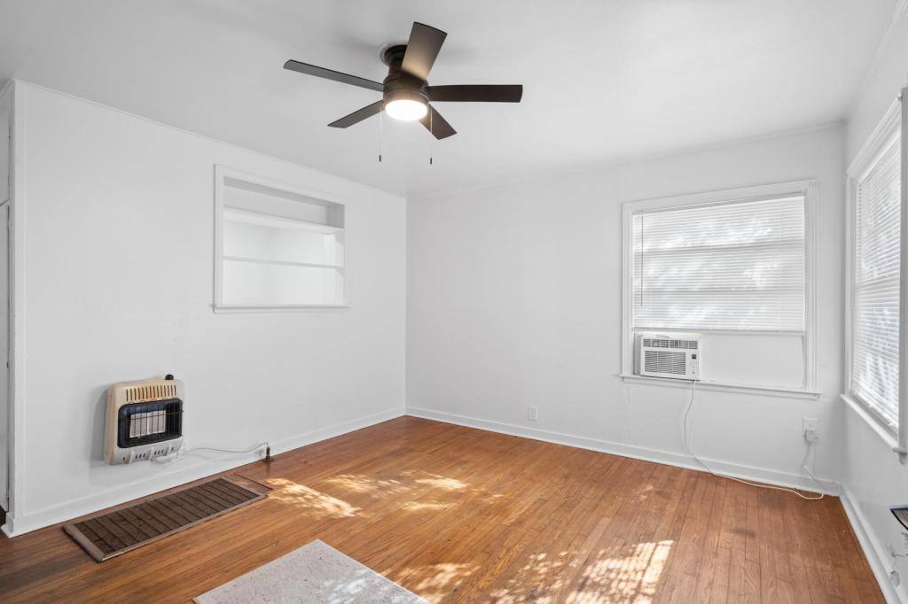 Townhouse for rent at 305 10th Ave NW, Ardmore, OK 73401