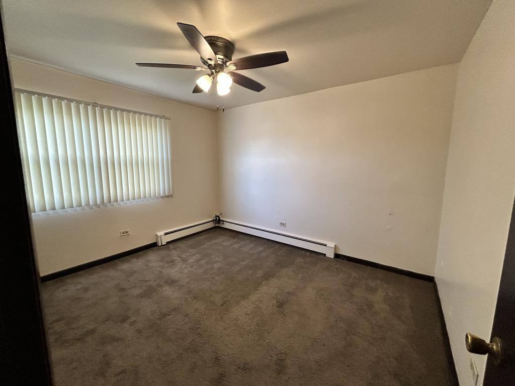 Apartment for rent at 1850 State St, Calumet City, IL 60409