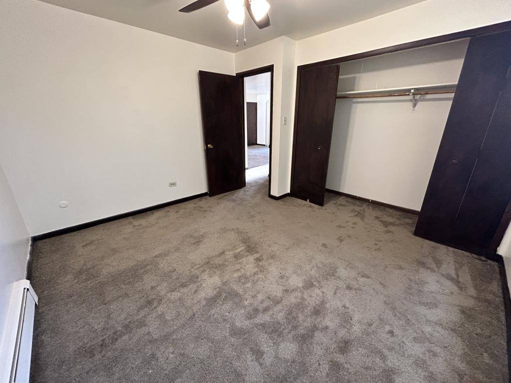 Apartment for rent at 1850 State St, Calumet City, IL 60409