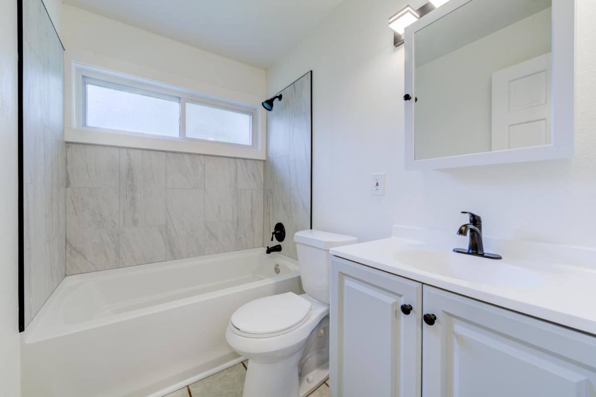 House for rent at 8301 Pepperidge Dr, Saint Louis, MO 63134