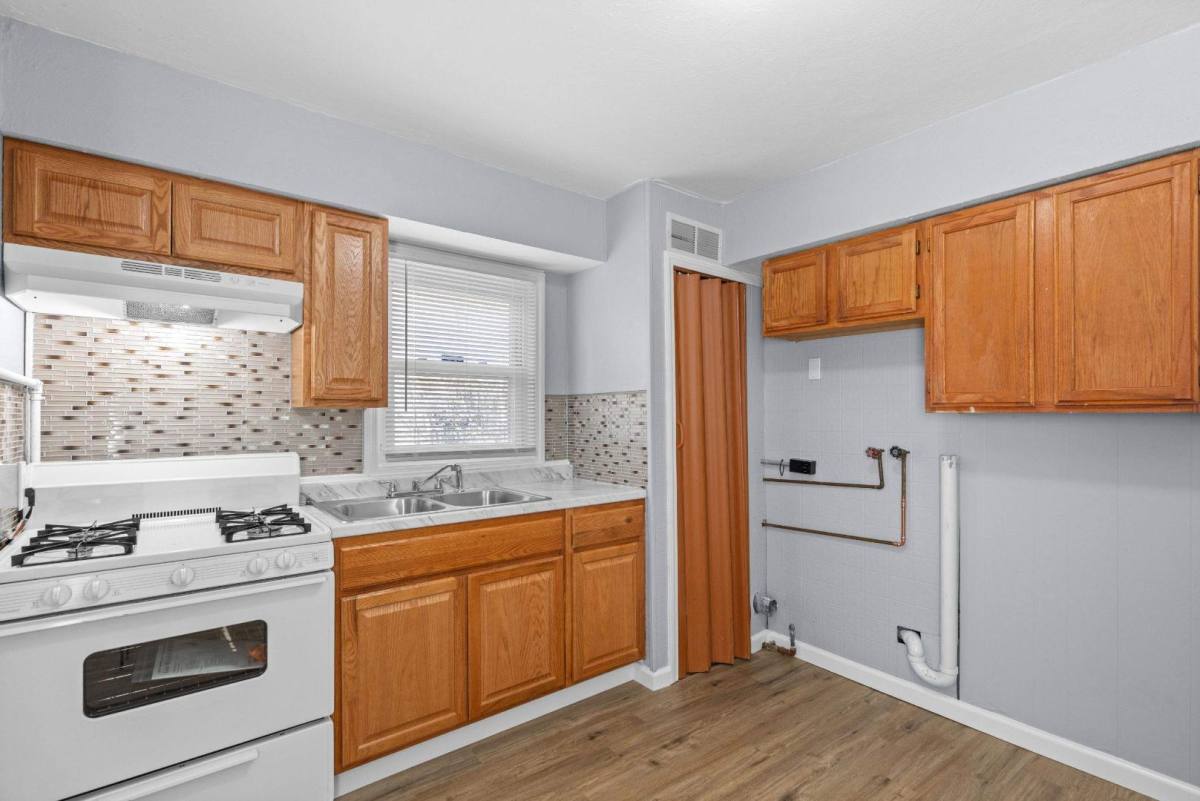 House for rent at 251 Elbring Dr, Saint Louis, MO 63135