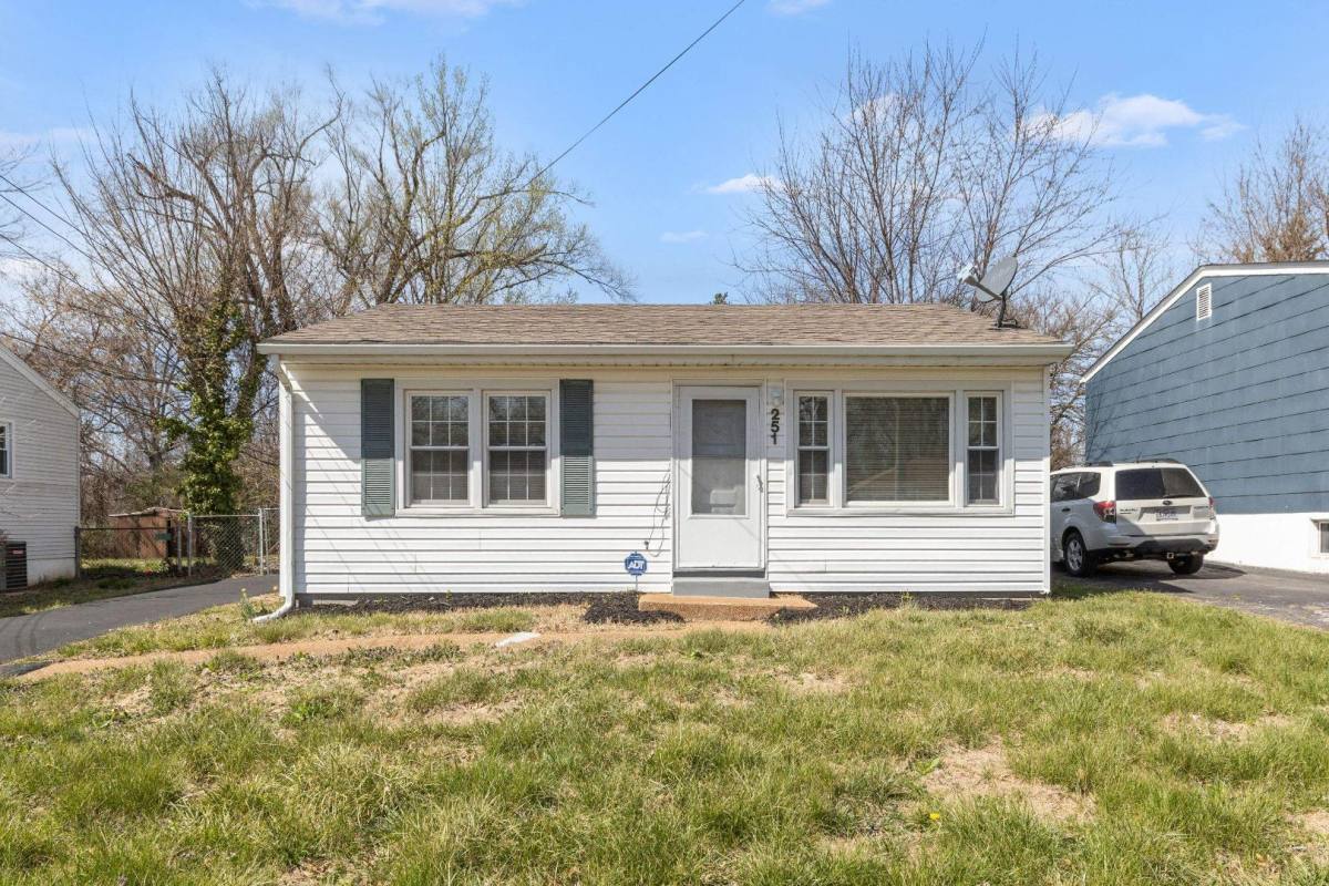 House for rent at 251 Elbring Dr, Saint Louis, MO 63135