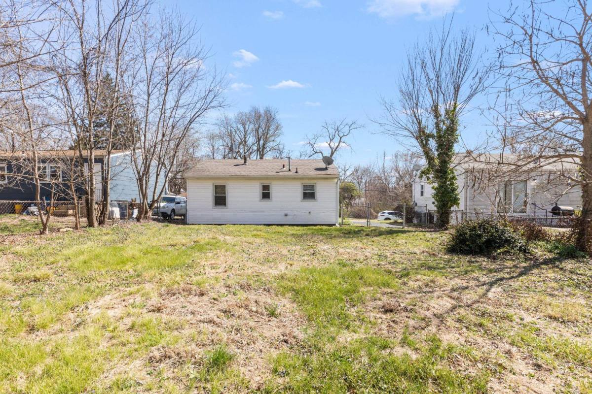 House for rent at 251 Elbring Dr, Saint Louis, MO 63135