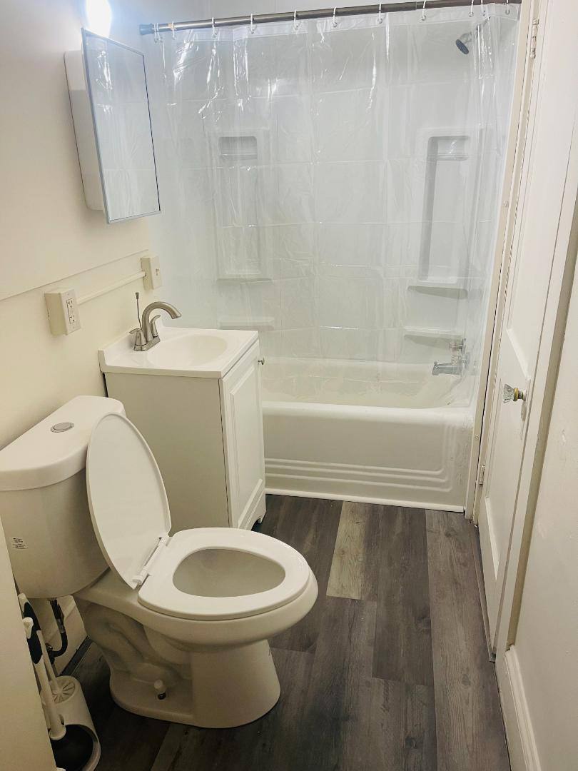 Apartment for rent at 557 Lincoln St #7, Manchester, NH 03104