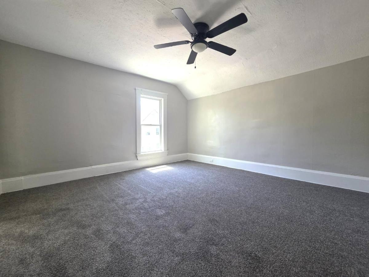 Apartment for rent at 6215 Carpenter Ave #UP, Cleveland, OH 44127