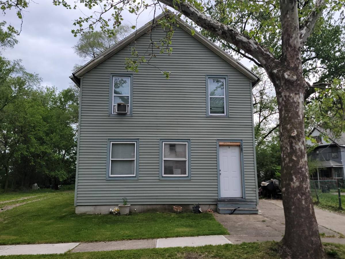 Apartment for rent at 6215 Carpenter Ave #UP, Cleveland, OH 44127