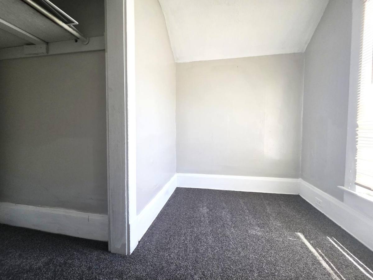 Apartment for rent at 6215 Carpenter Ave #UP, Cleveland, OH 44127
