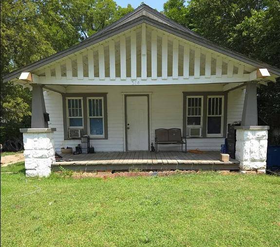 House for rent at 314 E 2nd St, Cushing, OK 74023