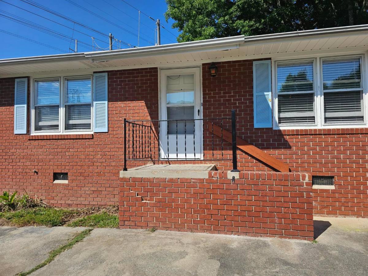 Apartment for rent at 809 Church St 1 Ap, Central, SC 29630