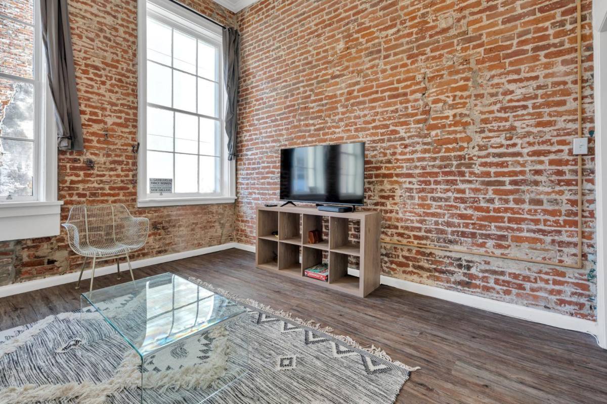 Apartment for rent at 331 Decatur St #2A, New Orleans, LA 70130
