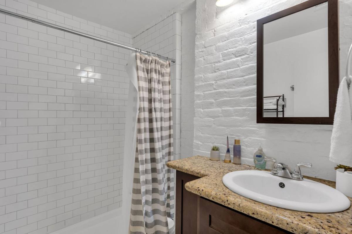 Apartment for rent at 331 Decatur St #2A, New Orleans, LA 70130