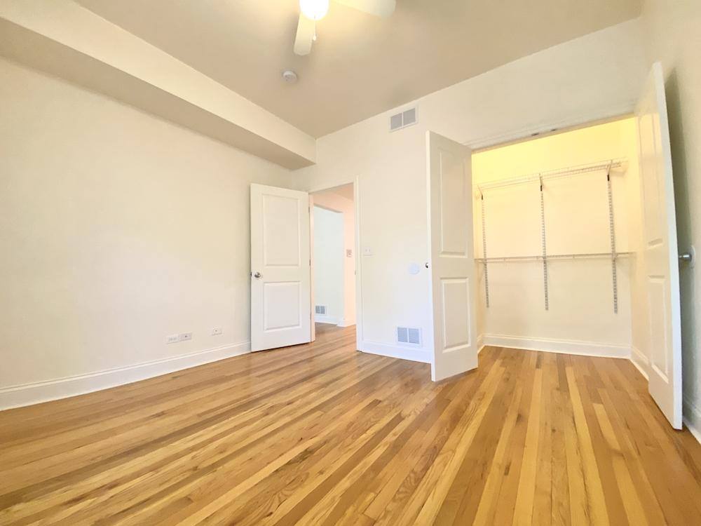 Apartment for rent at 901 W Agatite Ave #907-3, Chicago, IL 60640