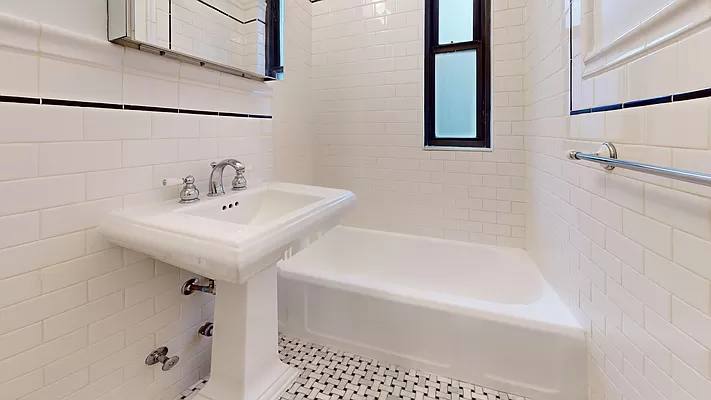 Apartment for rent at 141 E 56th St #6LL, New York, NY 10022
