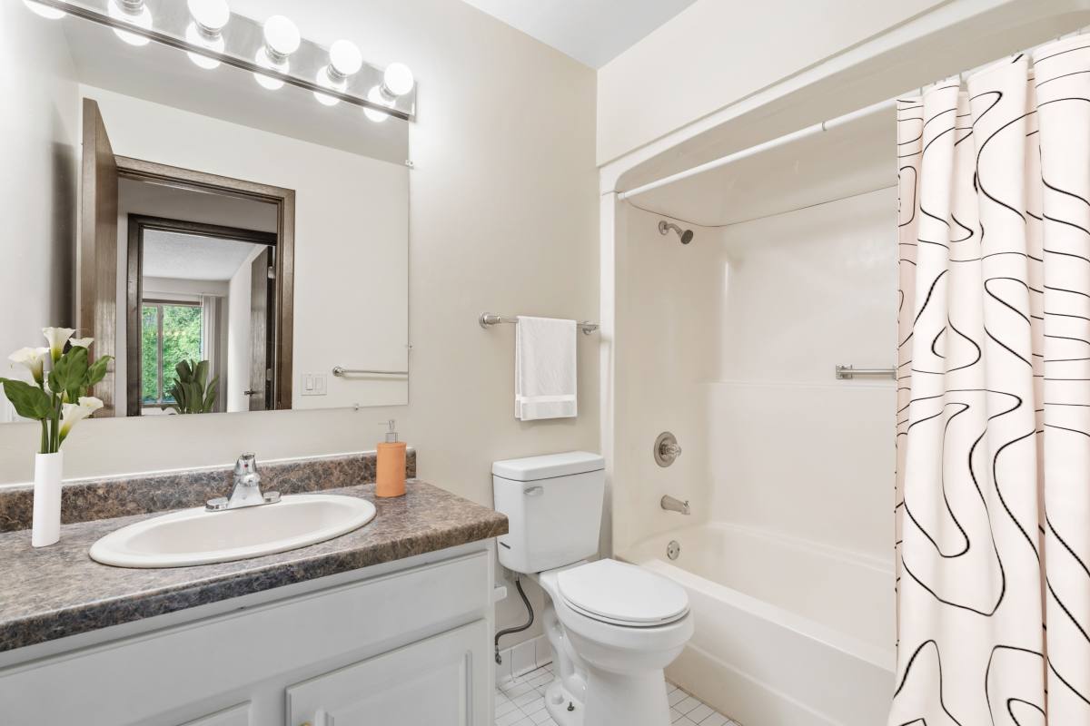 Apartment for rent at Como Park, 1445 Jessamine Ave W, Saint Paul, MN 55108