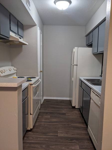 Apartment for rent at Oak Run Manor, 4100 Vista Rd, Pasadena, TX 77504