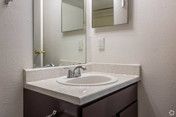 Apartment for rent at Oak Run Manor, 4100 Vista Rd, Pasadena, TX 77504