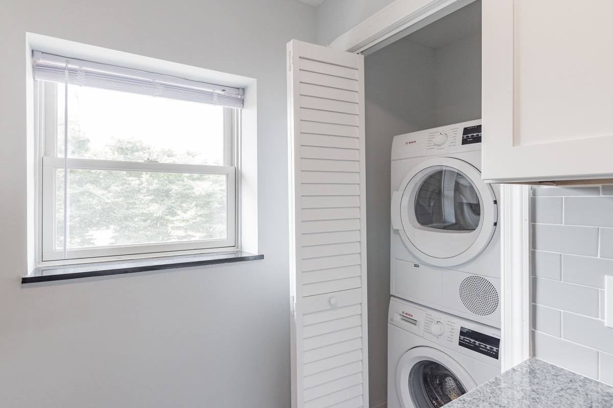 Apartment for rent at Bunt Commons Iii: 58 Senior Living Community, 10 Dixon Ave #21, Amityville, NY 11701
