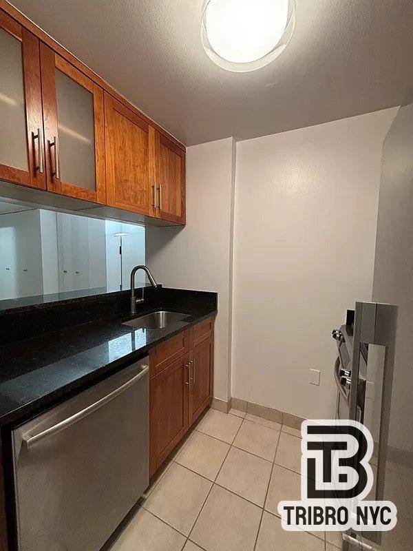 Apartment for rent at 101 W 55th St #12, New York, NY 10019