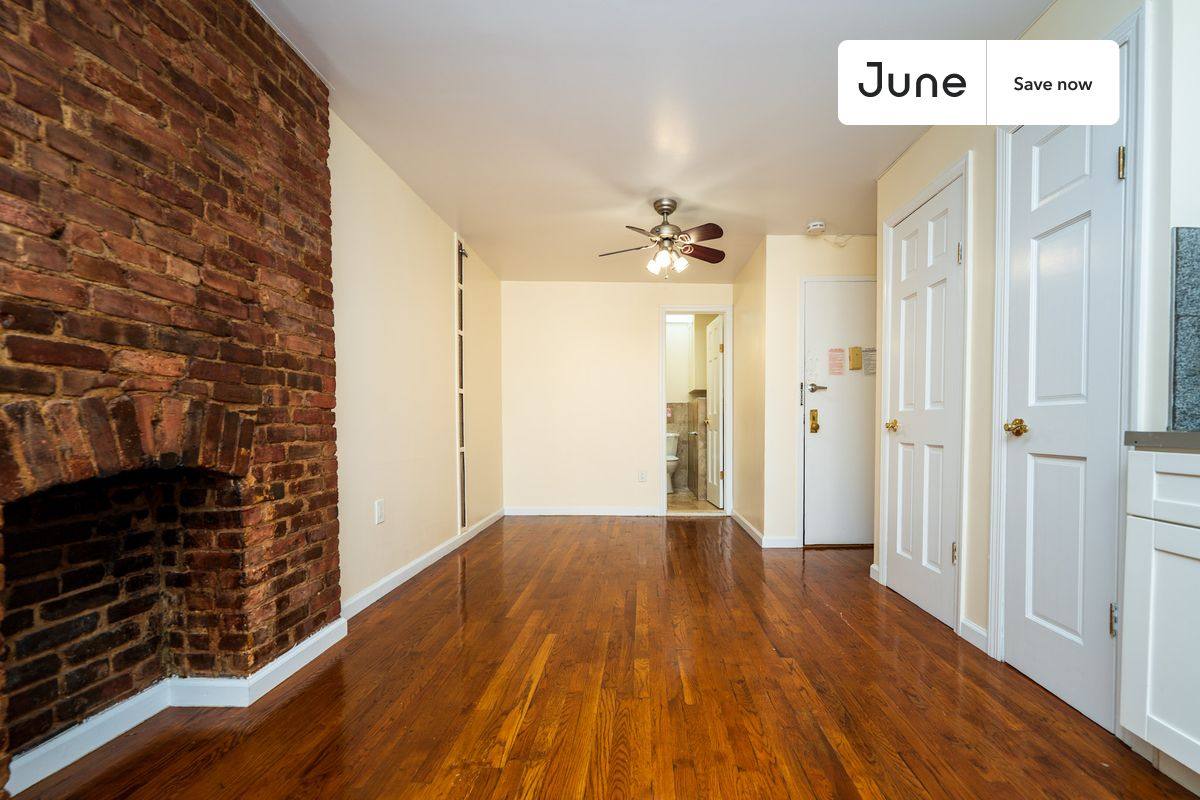 Apartment for rent at 1365 1st Ave #A, New York, NY 10021