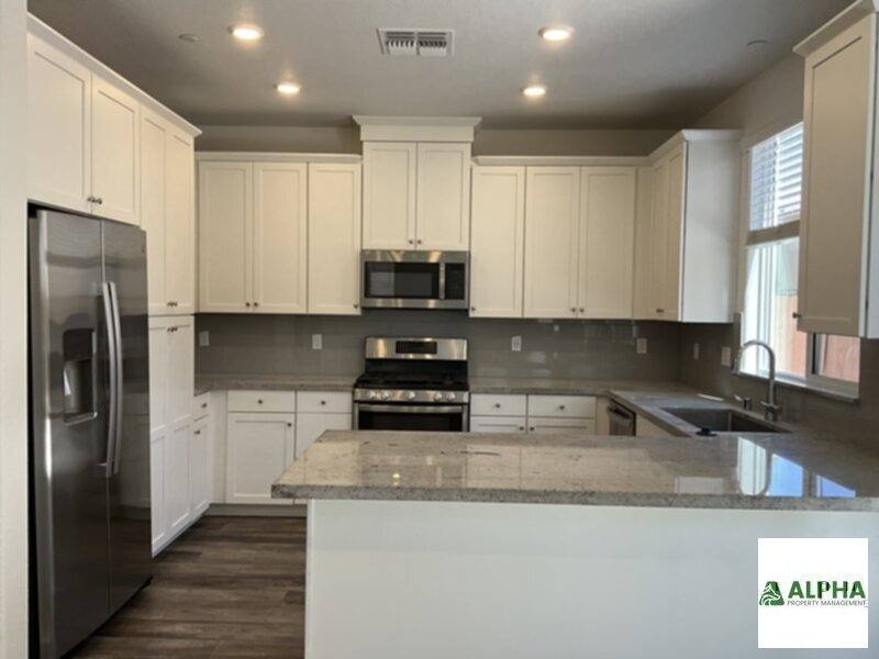 House for rent at 3249 Garibaldi Dr, Roseville, CA 95747