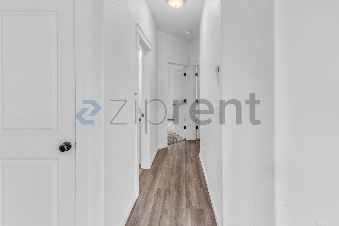 House for rent at 4451 SE 117th Ave, Portland, OR 97266